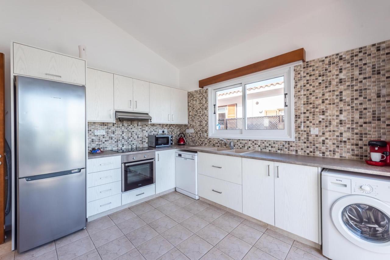 Villa Marina Sunrise By Ezoria Villas Coral Bay Exterior photo